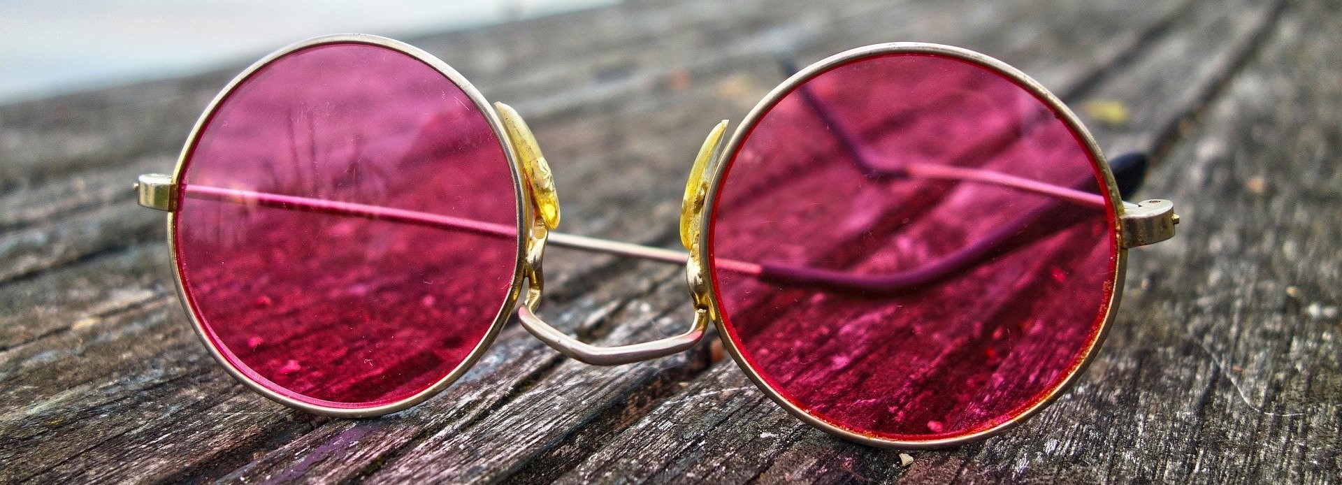 Brille glasses 3002608 1920 Bild von Mabel Amber auf Pixabay cut